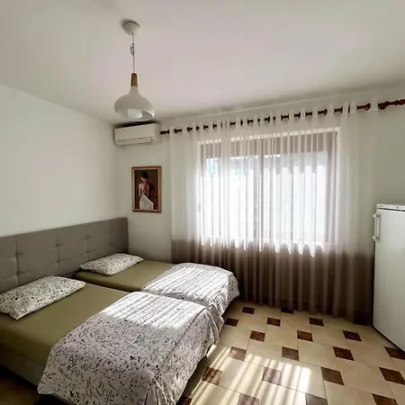 Location In * Durrës