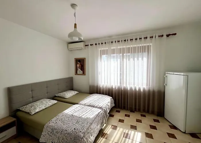 Location In * Durrës